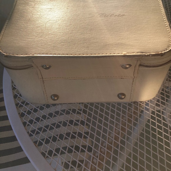 Patricia Stevens Tote Case with Hat. - Picture 12 of 16